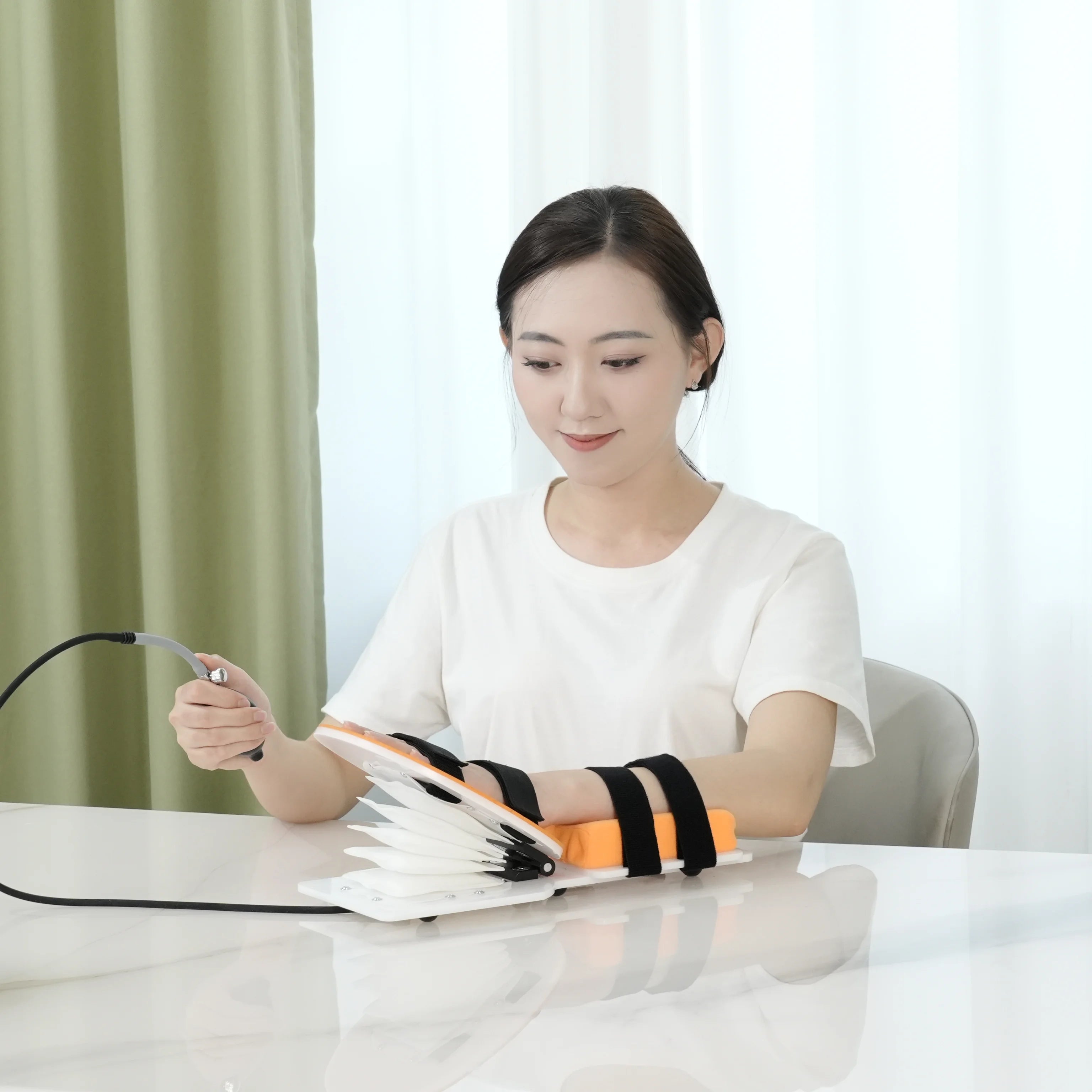 Plastic Wrist Strength Trainer for Elderly and Stroke Patients-Wrist Rehabilitation Training